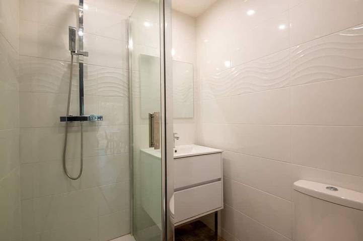 Ganze Wohnung, Studio with swimming pool in quiet location near golf courses and nature park, Sophia technology park in Valbonne, Mittelmeerküste (Frankreich)