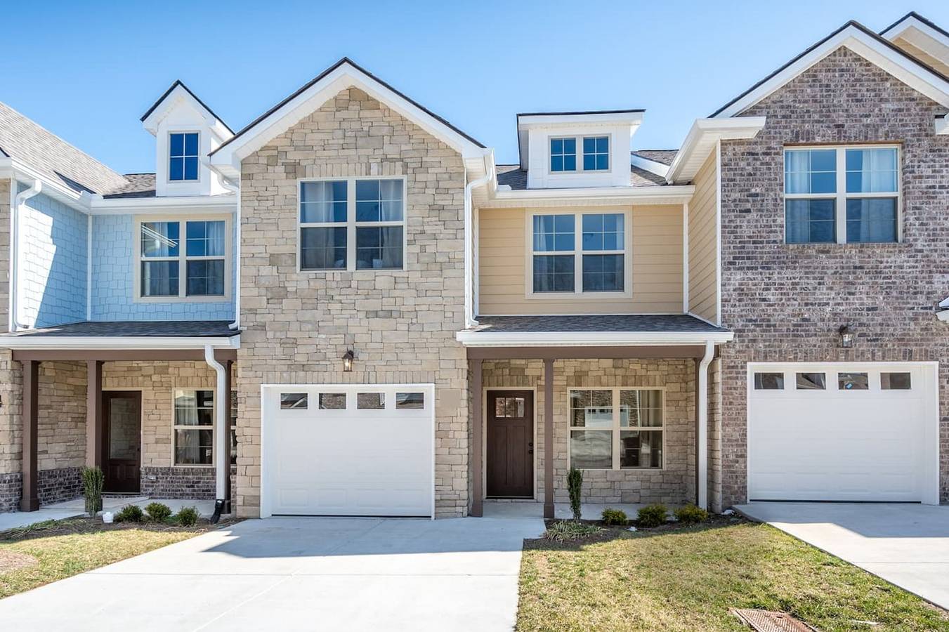 Entire apartment, 1 King 2 Queens | Garage | Yard | Washer & Dryer in Nashville, Old Hickory Lake