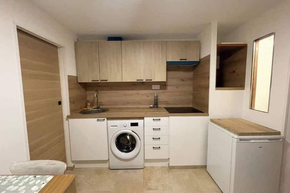 Entire apartment, Studio Neuf à 20mn des Gorges de Verdon au Cœur de la Veille Ville in Manosque, Parc naturel régional du Luberon
