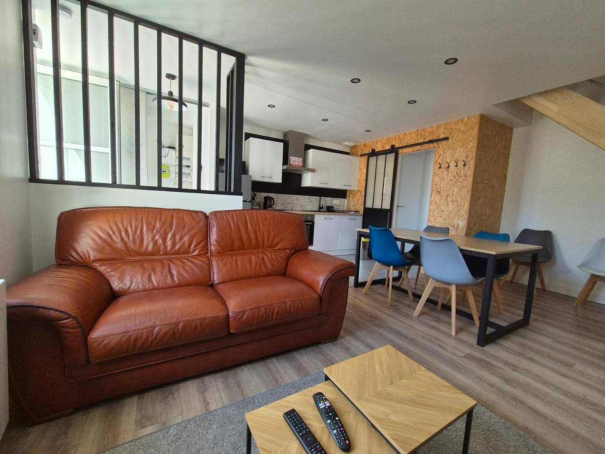 Two-Bedroom House in Montrevault-sur-Èvre, Région de Cholet