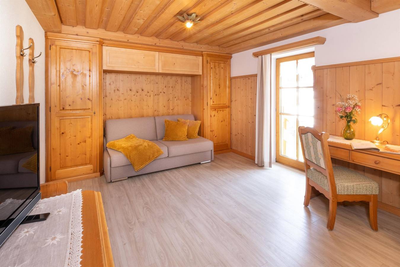Apartamento vacacional entero, Apartment - 1 Schlafraum Du/Wc "Typ 3" in Hirschegg Kleinwalsertal, Mittelberg