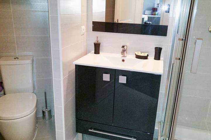 Apartamento entero, Apartamento de lujo, ideal para la playa y la exploración de Juan-les-Pins y Antibes, in Juan-les-Pins, Antibes