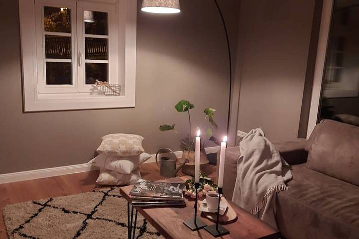 Ganze Wohnung, Moderne Ferienwohnung "Tanzsaal" Wohnen im denkmalgeschützten Fachwerkhaus in Hasselbach, Sinsheim