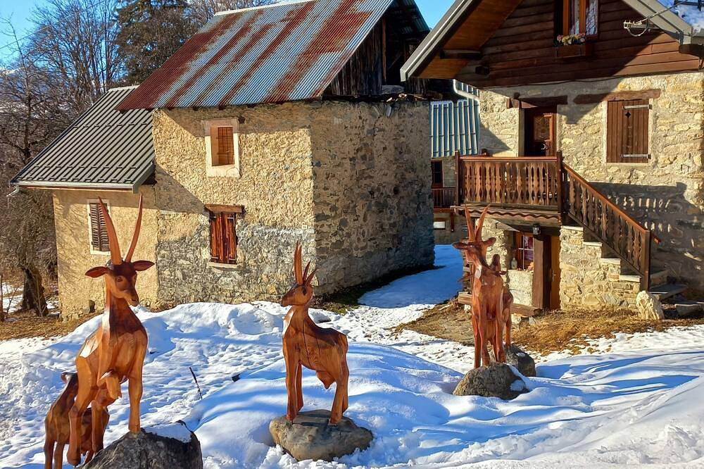 Encantador hotel de montaña cerca de la estación y el lago Albiez-Montrond in Albiez-le-Jeune, Región de Saint-Jean-de-Maurienne