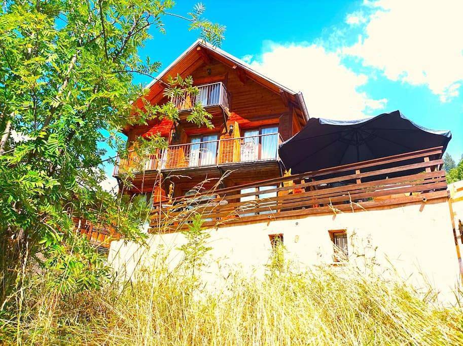 Appartement entier, Appart T3 avec Terrasse de 60m2 Chalet Le Coucou Allos in Allos, Région Castellane