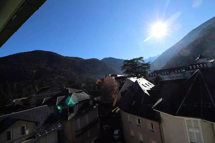 Appartement entier, Luchon Proche Thermes Appart Pour 2 Pers - Balcon Sud - Parking - Ll in Luchon-Superbagnères, Bagnères-de-Luchon