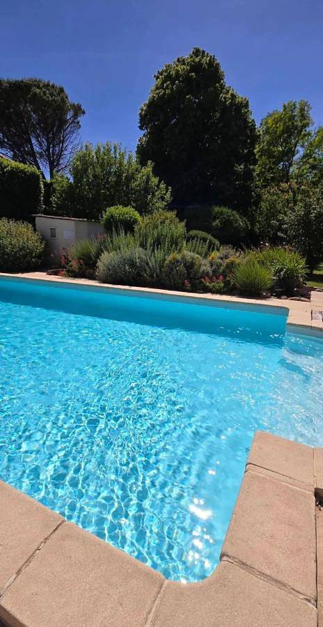 Maison d’hôte pour 6 personnes, avec Terrasse ainsi que Jardin et Piscine