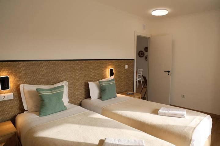 Location de vacances pour 5 personnes, avec bassin pour enfant et piscine ainsi que balcon et vue à Campo Maior - 3