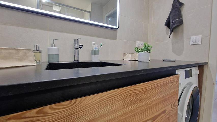 Gîte pour 2 personnes, avec jardin ainsi que vue et terrasse dans Office De Tourisme De Combloux - 3