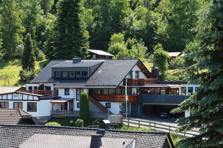 Pension für 3 Personen, mit Balkon und Balkon/Terrasse sowie Terrasse und Garten in Winterberg