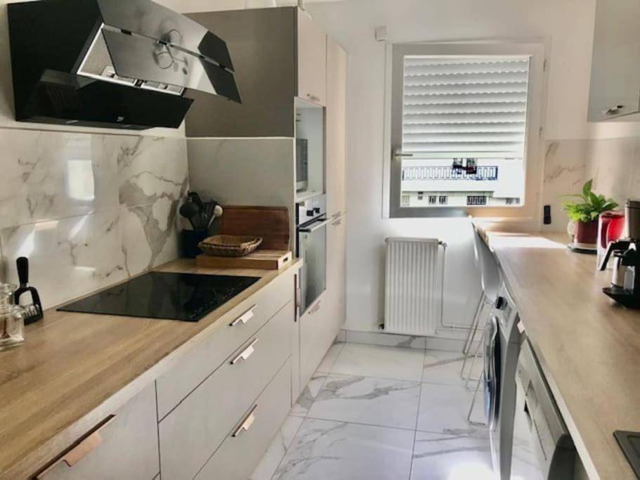Appartement entier, Two-Bedroom Apartment in Le Bouscat, Région de Bordeaux