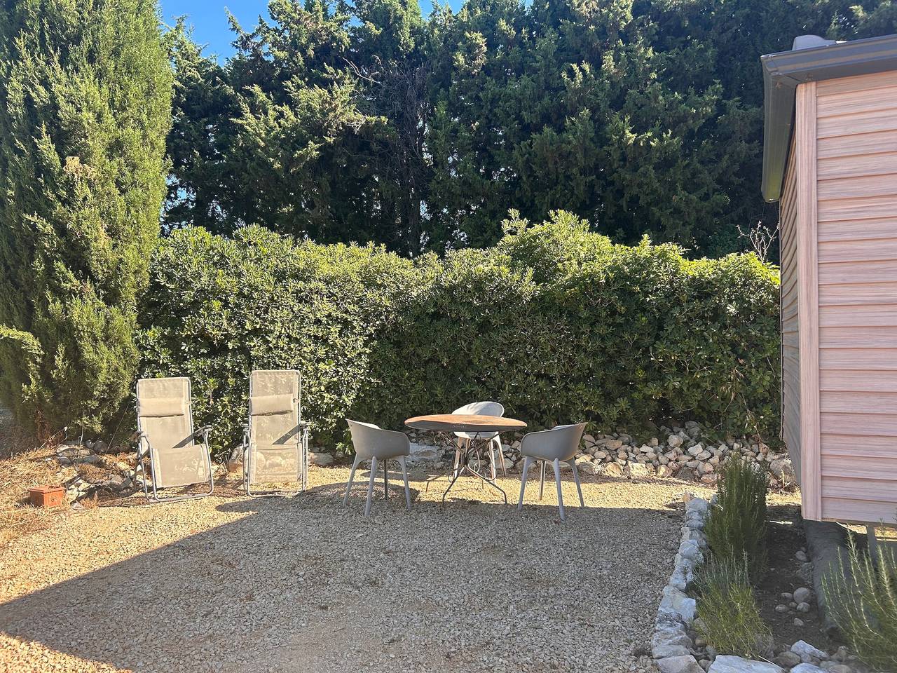 Mobil-home « En Provence  » avec terrasse privée, Wi-Fi et climatisation in Eyragues, Région d'Arles