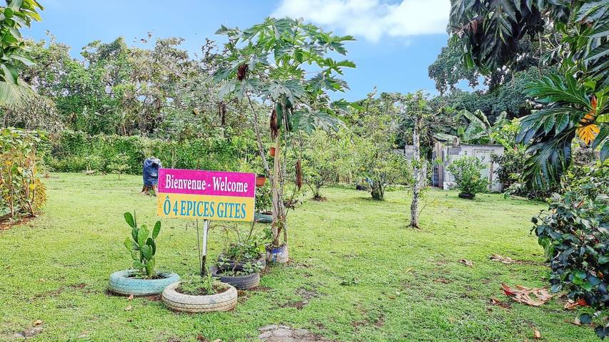 Location de vacances pour 2 personnes, avec terrasse et jardin à Capesterre-Belle-Eau - 4