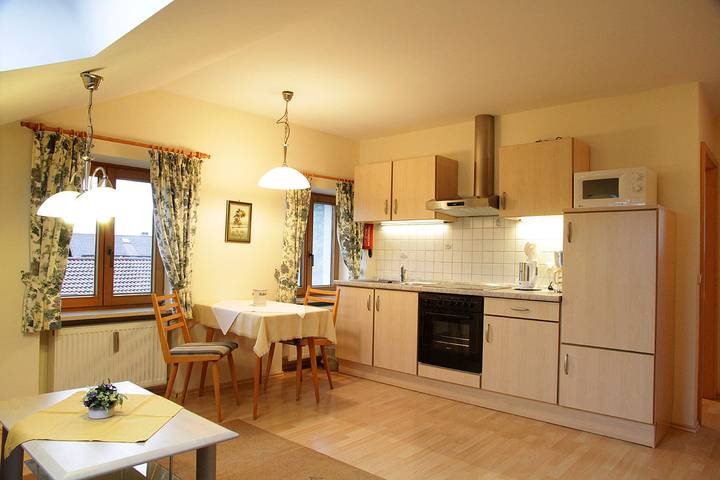 Ganze Ferienwohnung, Haus Regnauer - Ferienwohnung 2 für 3 Personen, 1 sep. Schlafzimmer in Seebruck, Chiemsee