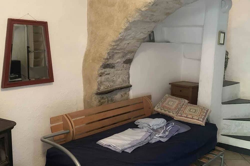 Stilvolles Rustico im hist. Zentr. mit Meerblick, Pool, W-Lan, Terrasse, Garten in Pietrabruna, Riviera di Ponente