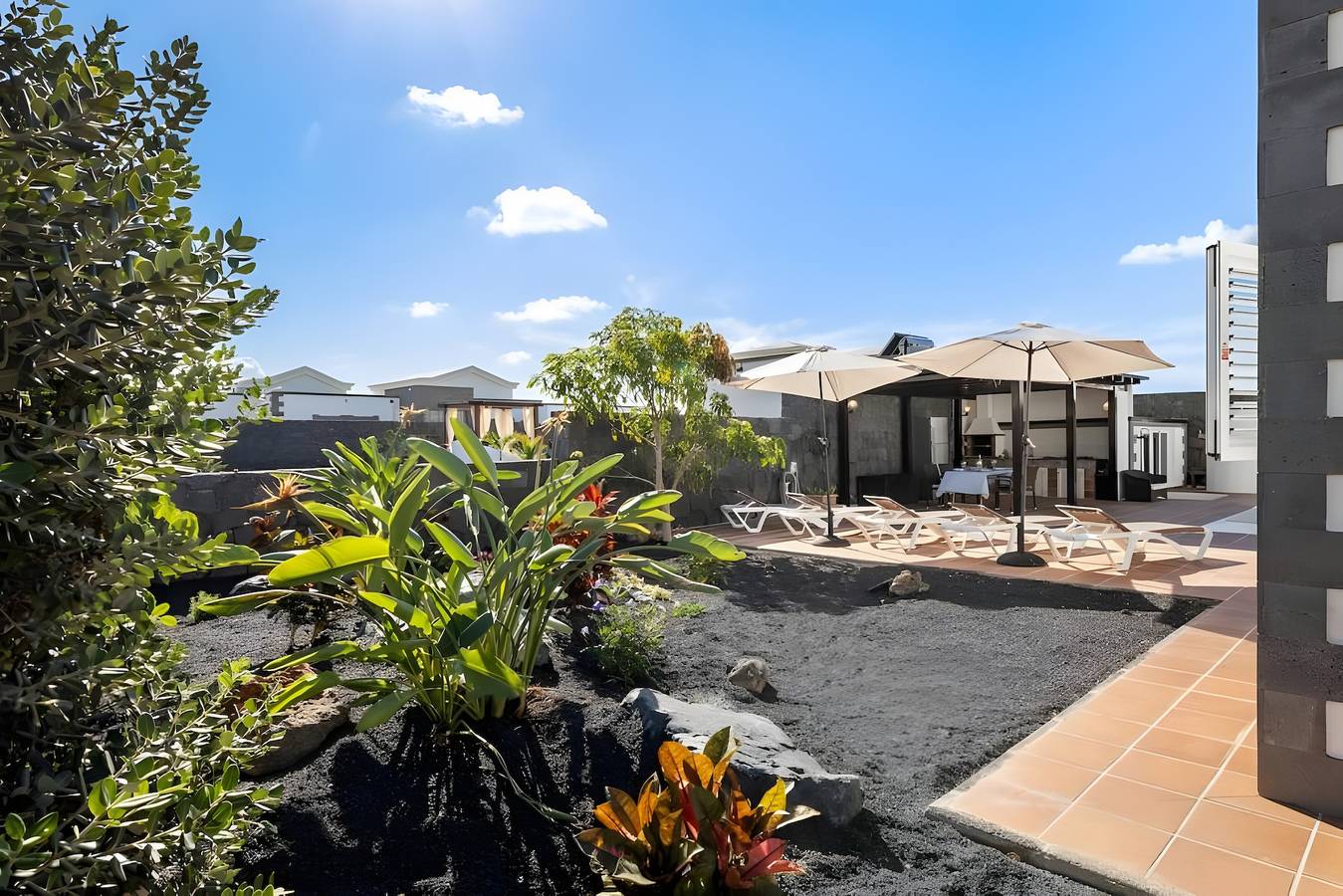 Villa Eire – Luxusvilla mit Bergblick, Wlan & Klimaanlage in Montaña Roja, Yaiza