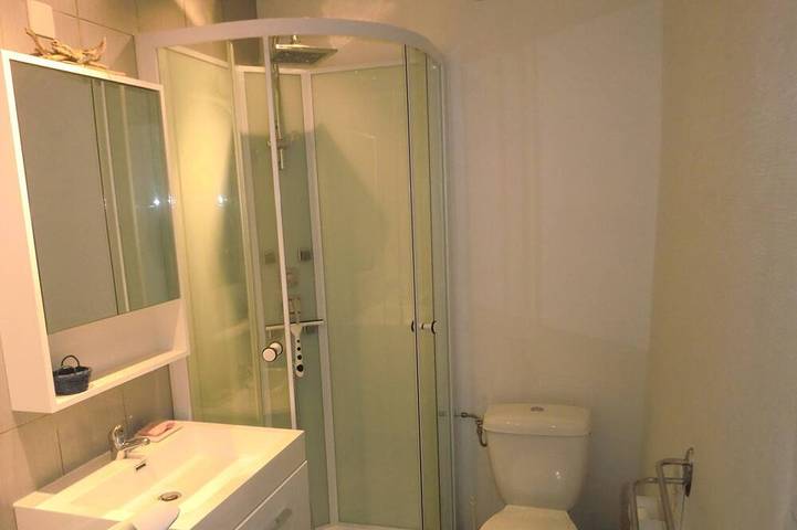 Location de vacances pour 2 personnes, avec terrasse et jardin à Saint-Georges-d'Oléron - 2