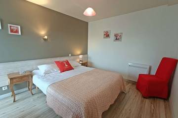 Location de vacances pour 4 personnes, avec terrasse et jardin ainsi que sauna et piscine dans Les Hospitaux (Erquy)