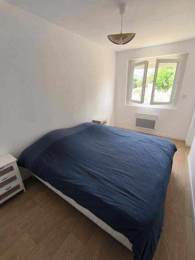 Location de vacances pour 6 personnes, avec jardin à Écommoy - 4