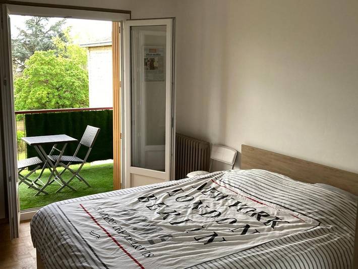 Gîte pour 6 personnes, avec vue ainsi que terrasse et vue sur le lac à Aubergenville - 4