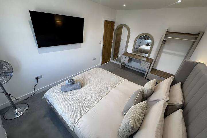 Amora Stays, Luxury 3 bedroom home, in the heart of Aylesbury. in Aylesbury, Buckinghamshire