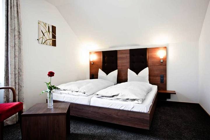 Hotel für 2 Personen, mit Terrasse und Garten in Sasbach am Kaiserstuhl - 2