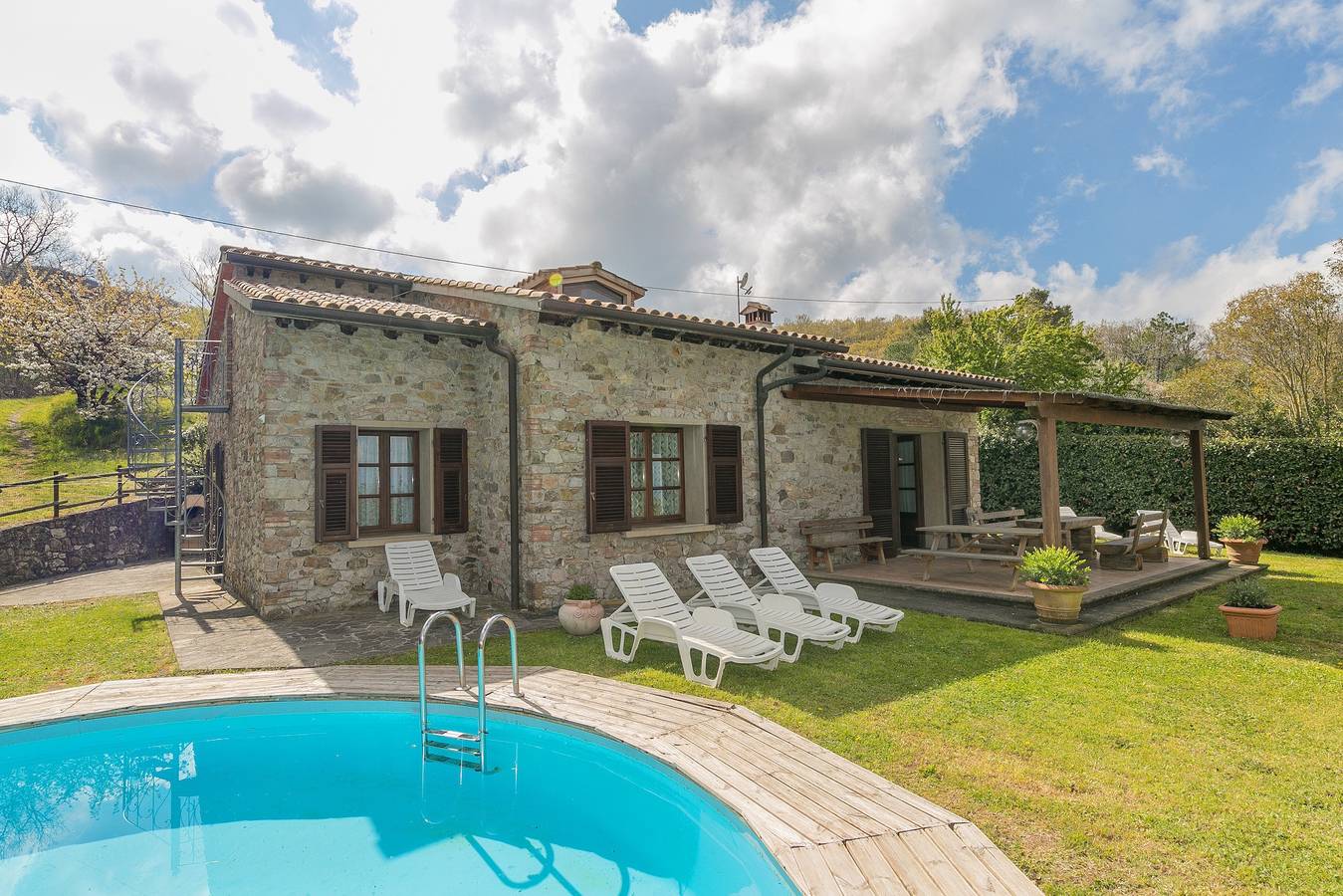 Casa vacanze "Stupendo Rustico in Pietra" con piscina e Wi-Fi in Castellina Marittima, Costa degli Etruschi