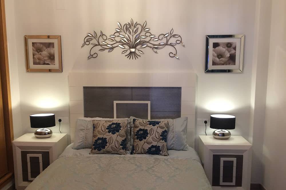 Villa moderna de 5 quartos com grande piscina privada na fronteira espanhola e portuguesa in Urbanizacion Costa Esuri, Ayamonte