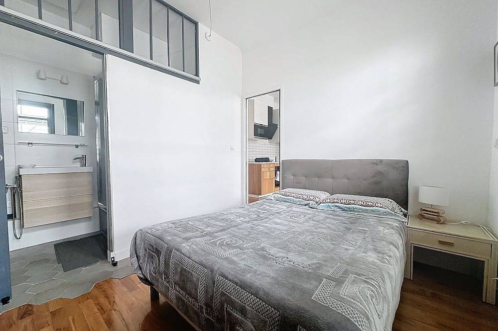 Entire apartment, Appartement 2 Pièces Proche du Métro et de Toutes les Commodités in Montrouge, Hauts-de-Seine