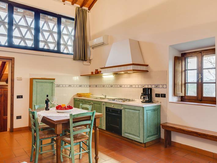 Location de vacances pour 5 personnes, avec vue ainsi que jardin et terrasse à Poggibonsi - 4