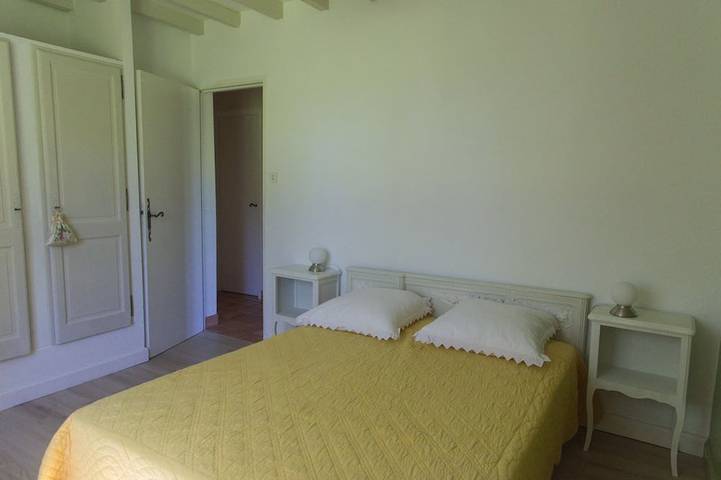 Location de vacances pour 8 personnes, avec jardin à La Roque-sur-Pernes - 2