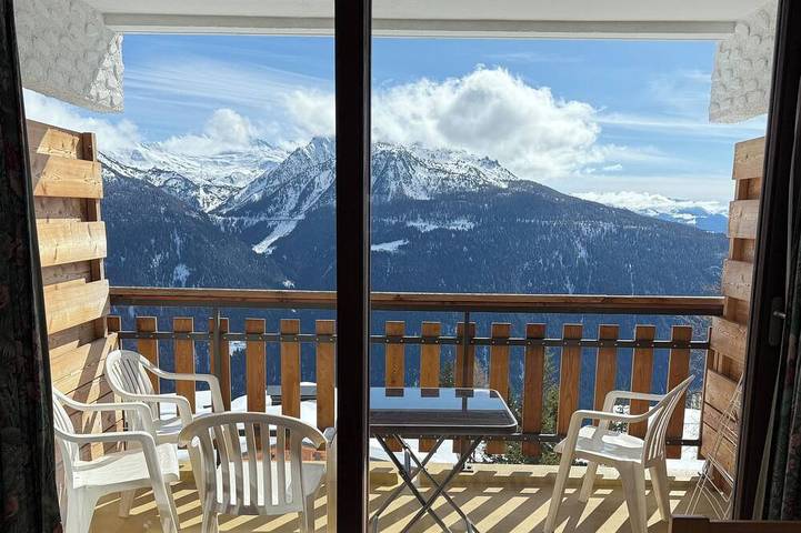 Appartement entier, Studio avec Balcon Plein Sud, au coeur de la Station,au pied des pistes. in La Rosière, Montvalezan