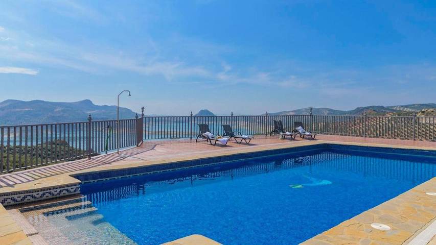 Casa rural para 9 personas, con terraza y piscina en Iznájar - 2