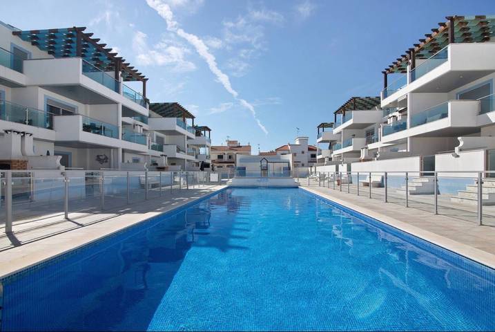 Casa de férias para 6 pessoas, com Piscina infantil em Manta Rota