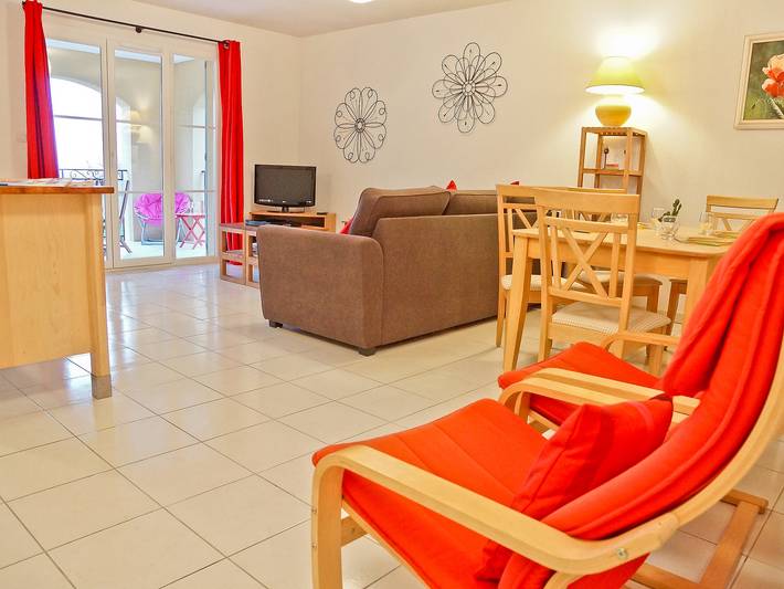 Ferienwohnung für 6 Personen, mit Balkon und Terrasse in Cogolin - 2
