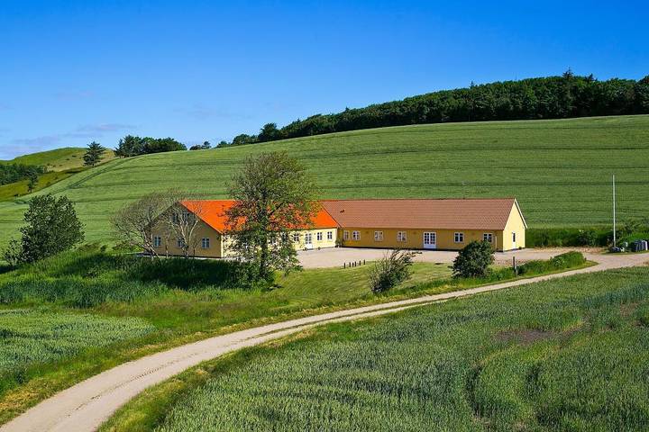 Ferienhaus für 32 Personen, mit Sauna in Erslev