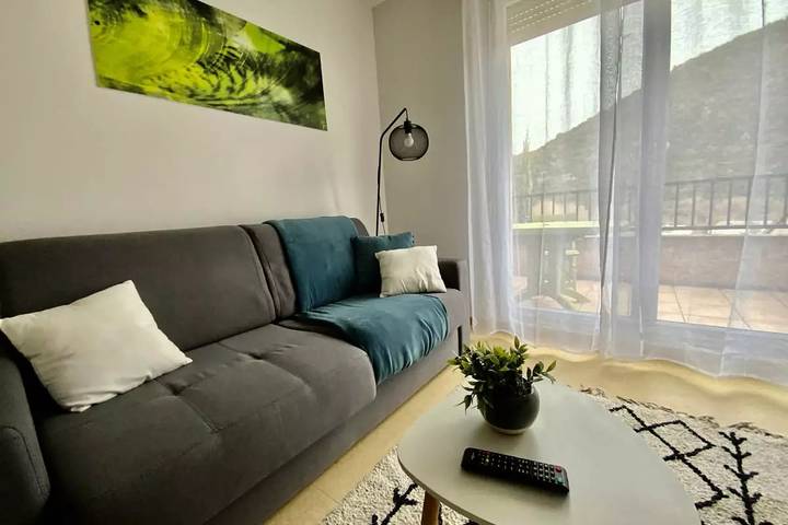 Ferienwohnung für 5 Personen, mit Pool und Balkon - 1