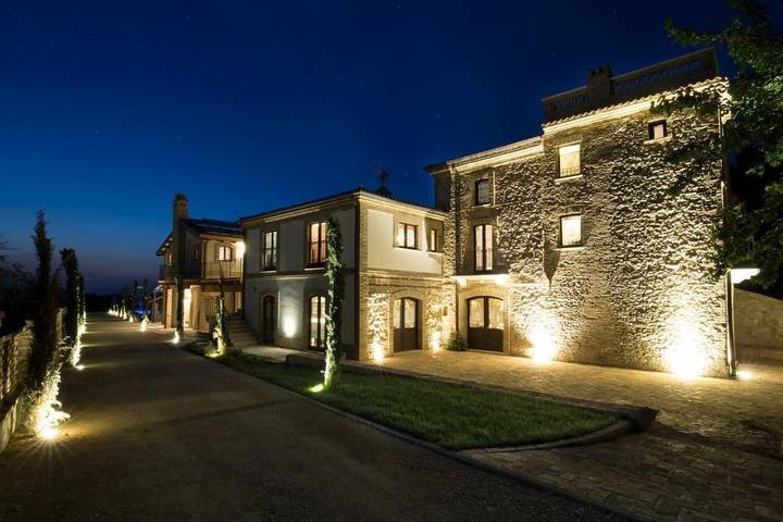 Resort per 4 persone, con Balcone e Terrazza nonché Giardino e Piscina in Abruzzo