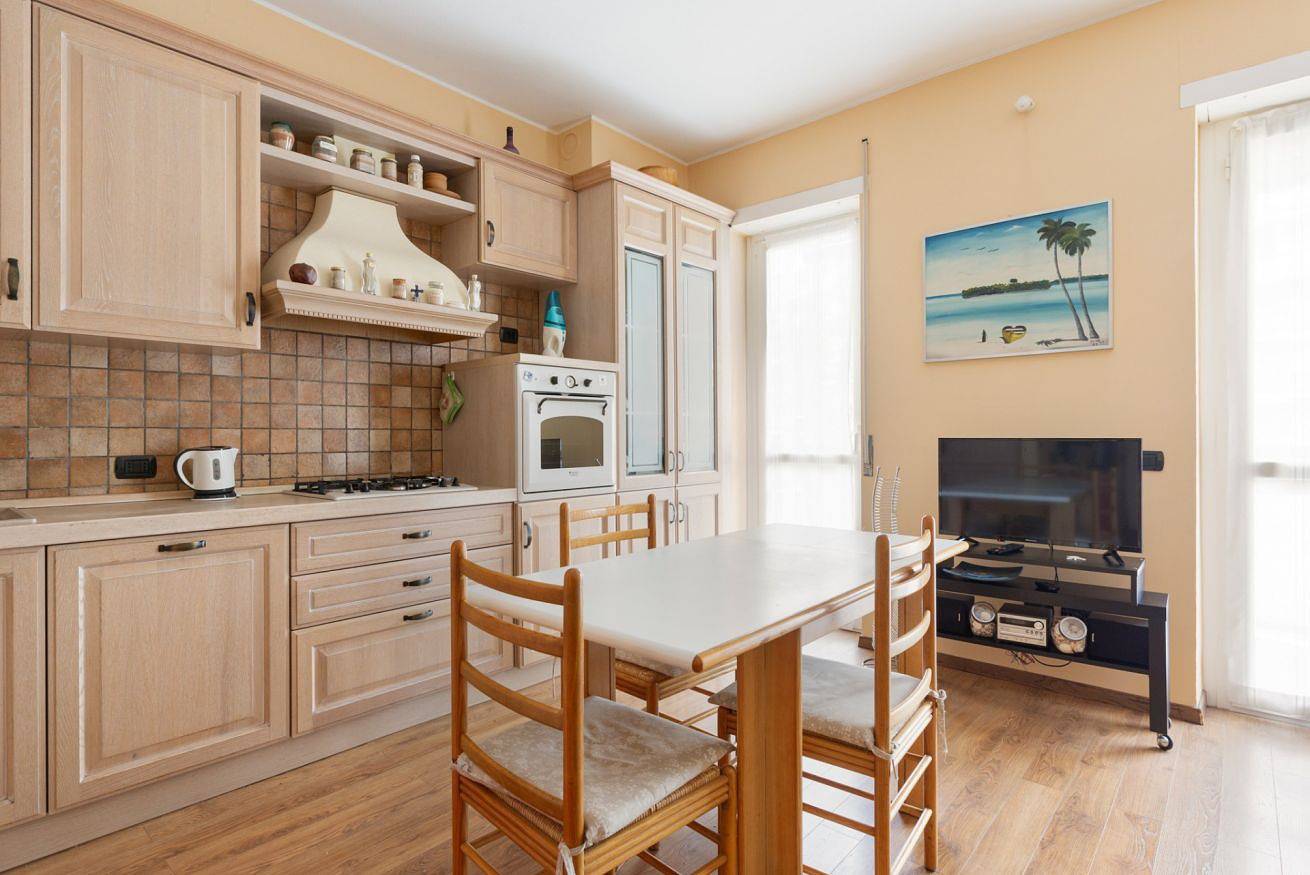 Entire apartment, Bande Nere M1 Comfy Apt. with Balcony in Milan, Milan Province