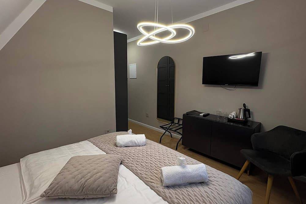 Perfect 1-bedroom hotel with Ac in welcoming Plitvica Selo in Smoljanac, Plitvicer Seen