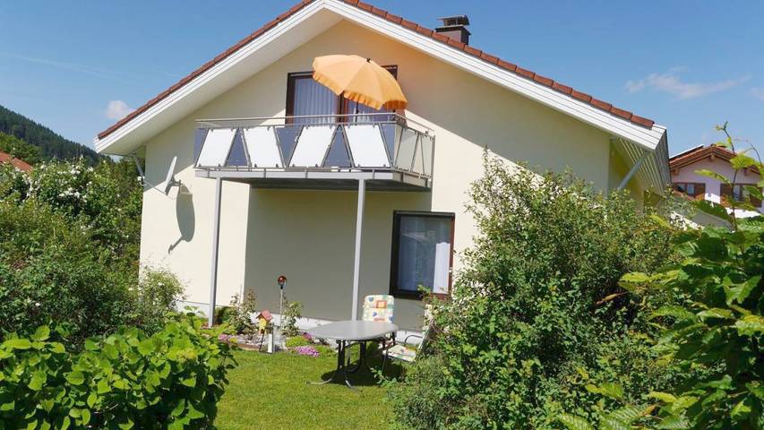 Ferienwohnung für 6 Personen, mit Balkon und Terrasse sowie Garten und Ausblick in Roßhaupten - 4