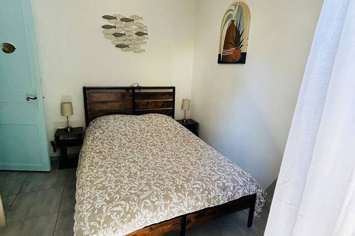 Location de vacances pour 4 personnes, avec jardin et terrasse dans Port des Oursinières - 2