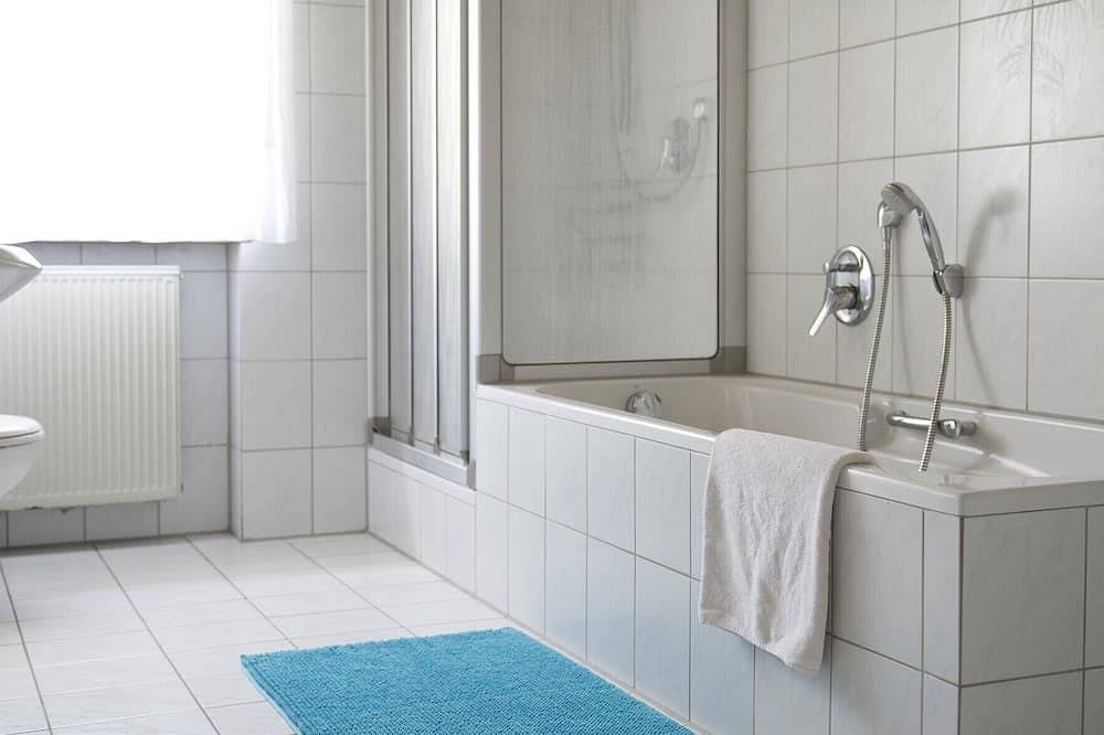 Ganze Wohnung, Kinderfreundlicher Bio-Bauernhof mit Hofladen, vielen Tieren, Hunde willkommen (Erdgeschoss) in Hofheim in Unterfranken, Landkreis Haßberge