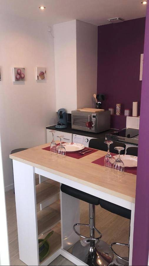 Appartement entier, Studio confort N2 Valenciennes Wifi Netflix in Aulnoy-lez-Valenciennes, Région de Valenciennes