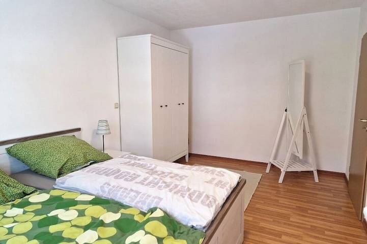 Ganze Wohnung, Möbliertes Wohnen Nähe des Plauener Altmarktes mit Sonnenbalkon in Plauen, Chemnitz und Umgebung
