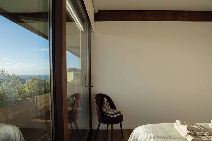 Casa Aalto - Architectural Cliffside Ocean Retreat in Azenhas do Mar, Costa de Lisboa