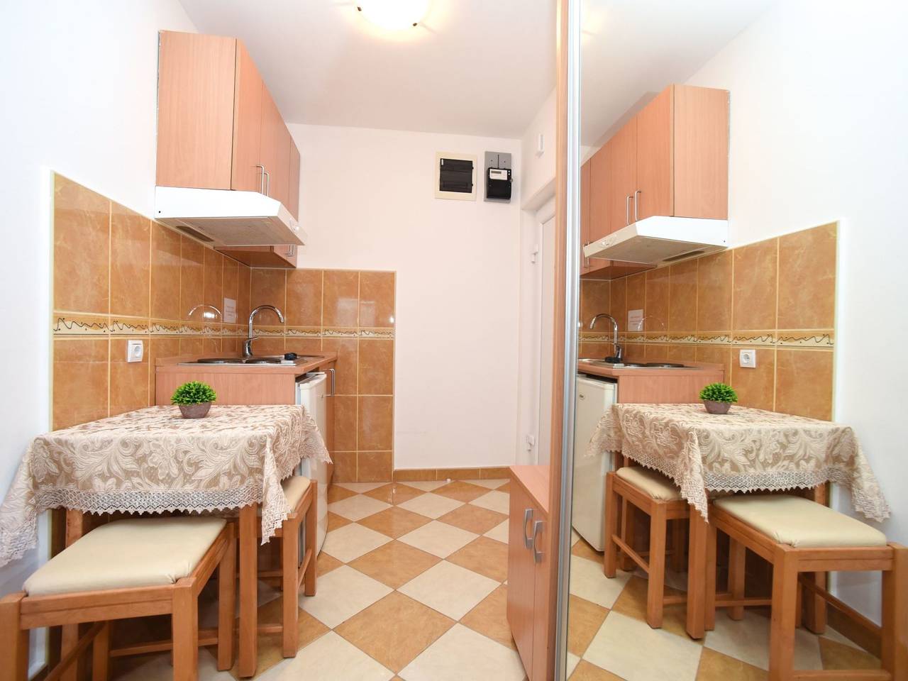 Appartement entier, Studio mit Balkon in Tivat, Bay of Kotor
