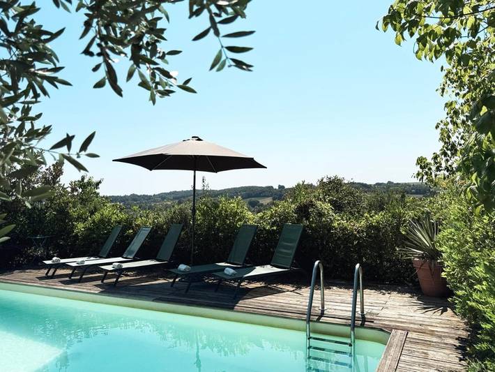 Location de vacances pour 6 personnes, avec Balcon et Terrasse ainsi que Jardin et Piscine à Saint-André-et-Appelles