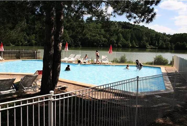 Camping pour 6 personnes, avec terrasse et piscine, animaux acceptés dans le Lot-et-Garonne - 4