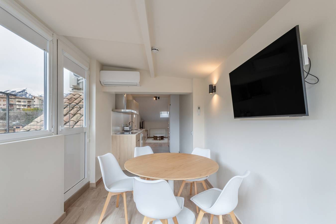 Appartement à l'hôtel 'Be1960 Ático' avec vue sur la montagne, Wi-Fi et climatisation in Bagà, Pyrénées catalanes